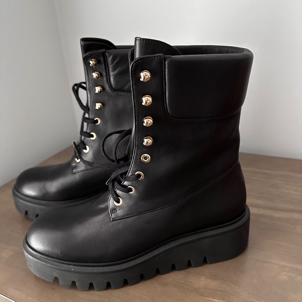 NWT Stuart Weitzman Black Chalet Lug Boots size 7.5